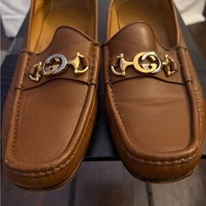 Gucci Men's Brown Leather Loafers with Gold Accent